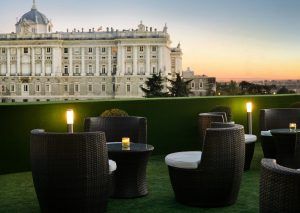 terraza en jardines de sabatini